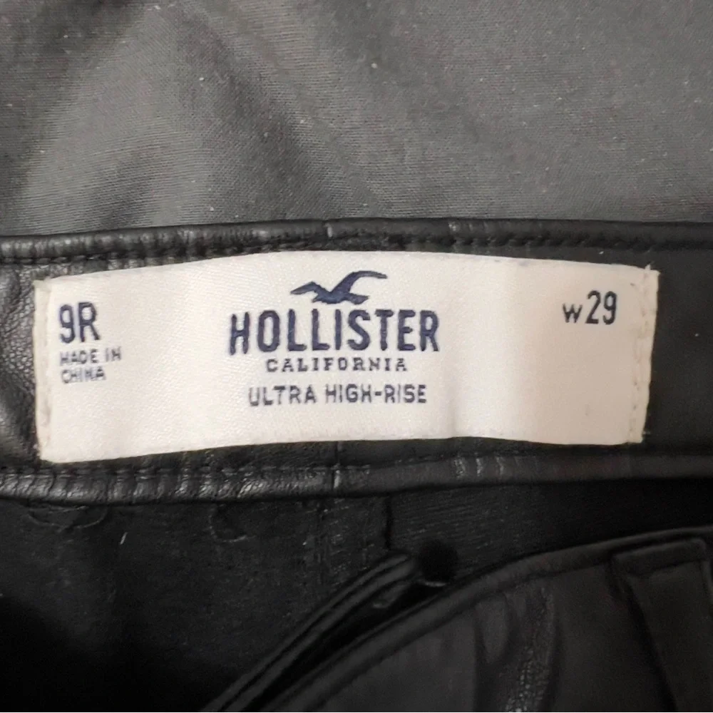 Hollister Black Faux Leather Ultra High-Rise Pants 9R